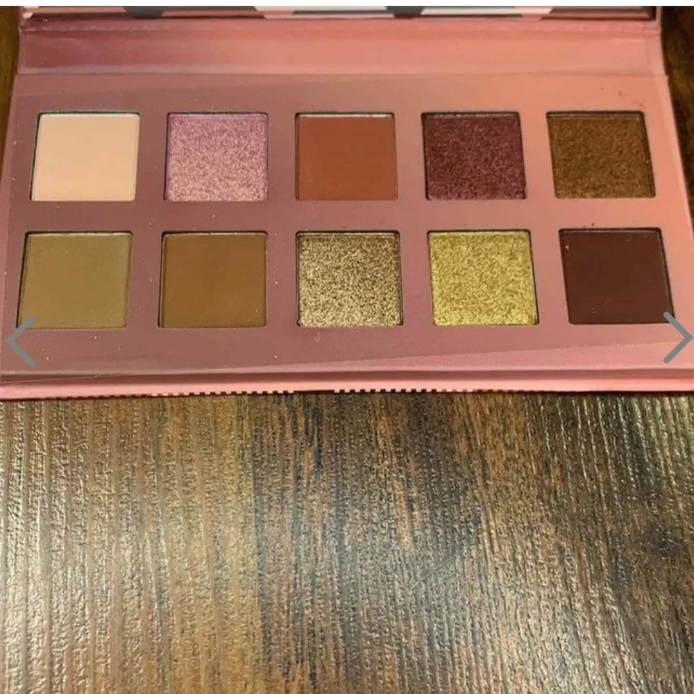 Violet Voss windflower eyeshadow palette